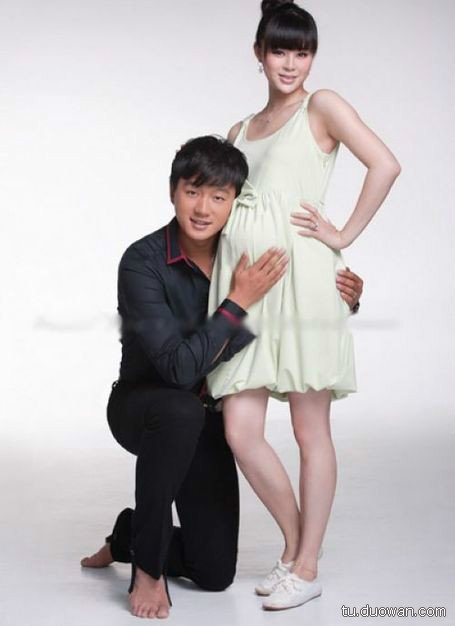 姚晨懷孕9個月大肚照曝光 女星罕見孕照妖嬈PK（組圖）