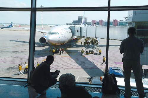 斯諾登逃亡路撲朔迷離 大批記者追蹤登機撲空