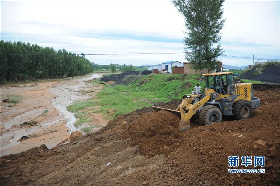 強降雨致遼寧阜新一橋梁垮塌四人死亡
