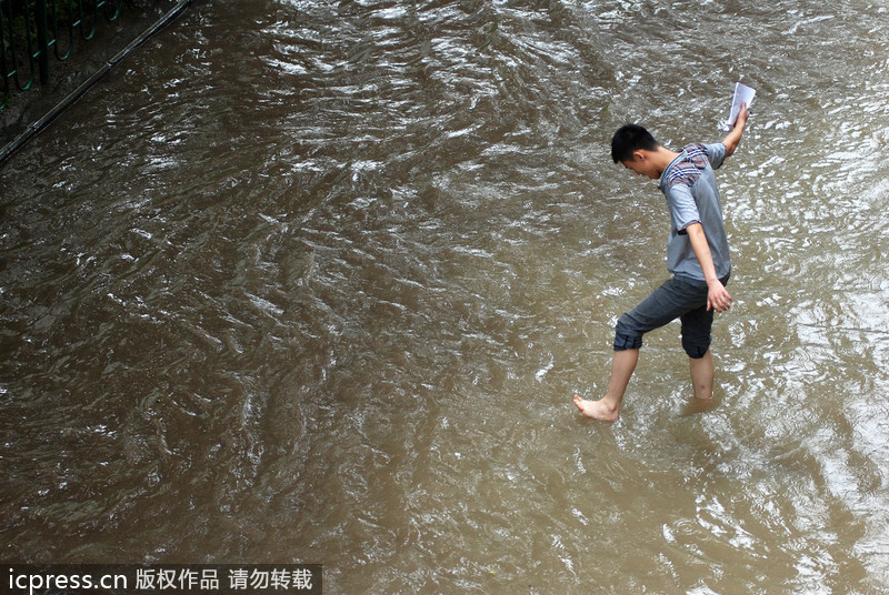 臺風西馬侖登陸 廈門一夜間變澤國
