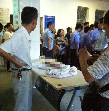 泉州嬰兒疑在醫院保溫箱被烤死 院方稱死于感染（圖）