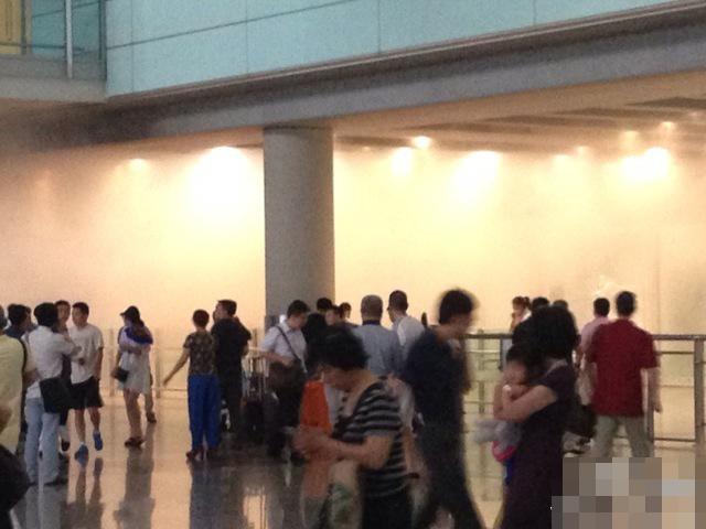 【組圖】首都機(jī)場T3航站樓發(fā)生爆炸