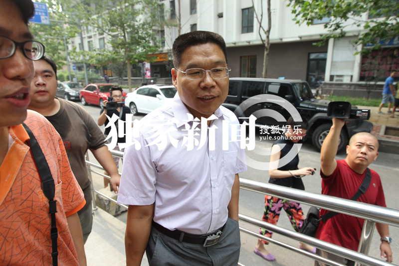 李某案舉行庭前會(huì)議夢(mèng)鴿現(xiàn)身 被告本人將出席