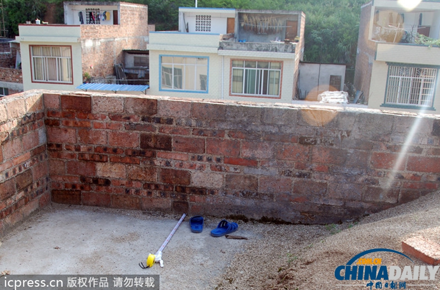 12歲網(wǎng)游男童突然砍殺表妹后跳樓稱似做夢