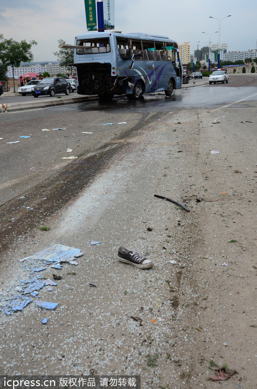 蘭州一客車發生側翻 致5死14傷