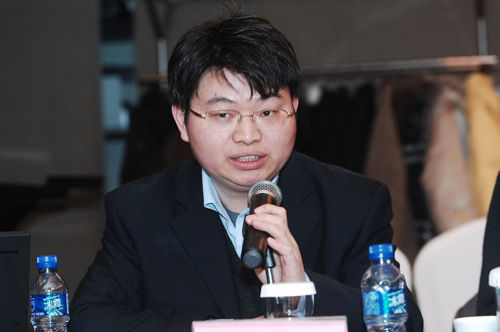 教授因強(qiáng)奸陪酒女言論引眾怒 學(xué)生稱其才氣逼人