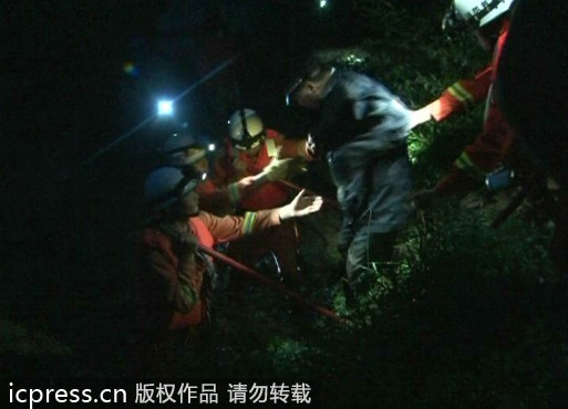 暴雨襲擊甘肅天水引發泥石流 多處民房被毀數人被埋