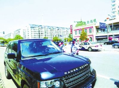 韓紅連續3次違反交規引圍觀 揭違法明星