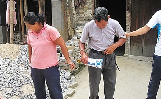 大媽山坡賣淫20元一次 老年人性工作者近年來不少見（組圖）