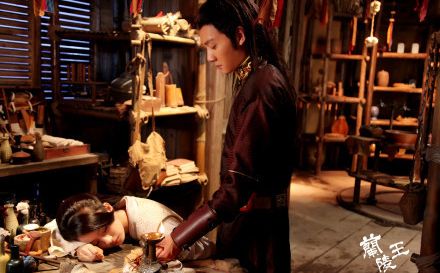 “蘭陵王”馮紹峰林依晨幕后賣萌耍帥 吻戲曝光