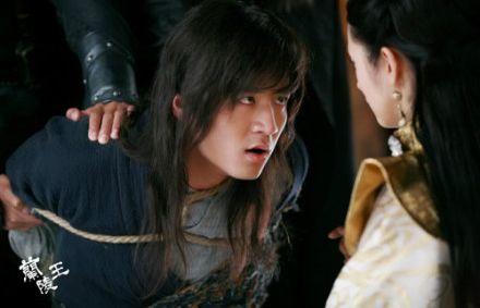 “蘭陵王”馮紹峰林依晨幕后賣萌耍帥 吻戲曝光