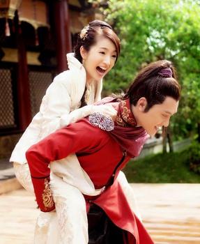 “蘭陵王”馮紹峰林依晨幕后賣萌耍帥 吻戲曝光