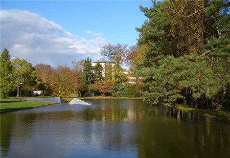 出國留學(xué) 各國學(xué)費(fèi)一覽