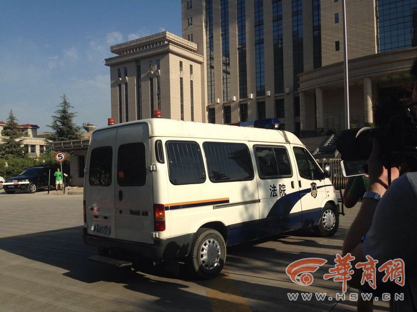 “表哥”被訴受賄25萬元 504萬存款來源不明