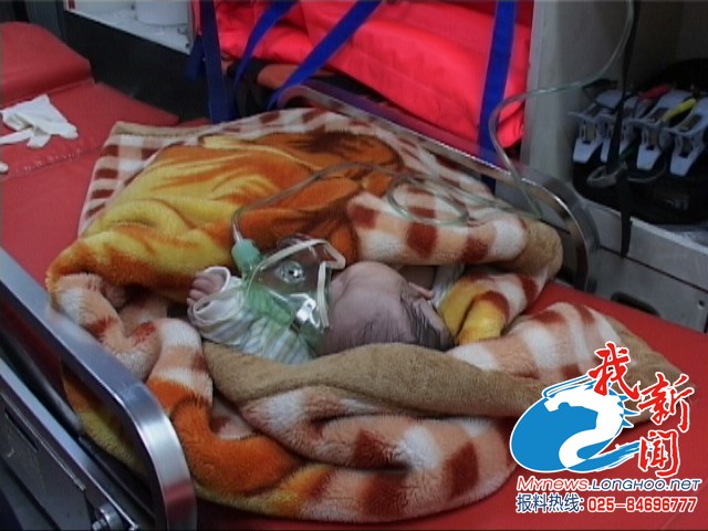 南京：女嬰被棄小區路上 險被車輪碾壓