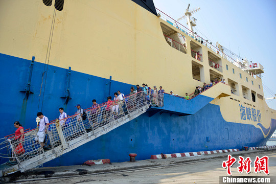 海南正式運營西沙旅游航線 160余位游客“首航”歸來