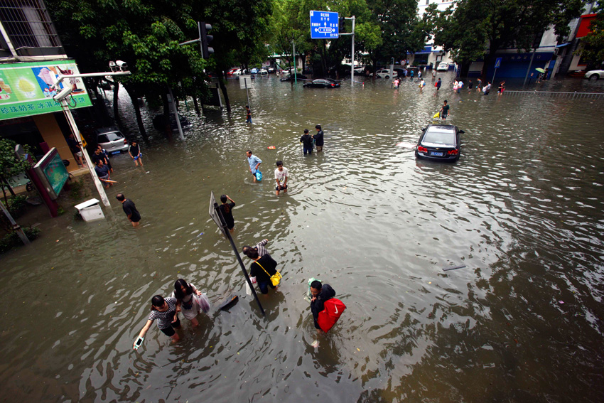 高清：受強(qiáng)臺(tái)風(fēng)“菲特”影響 浙江寧波市區(qū)內(nèi)澇嚴(yán)重