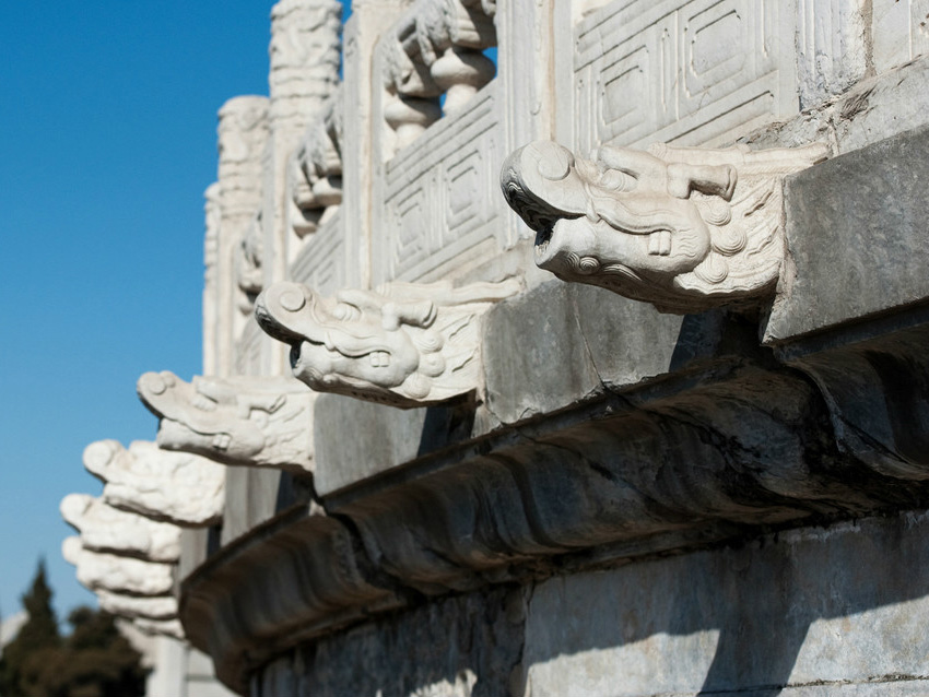 北京天壇螭首遭人“蛀牙” 污損疑成年人所為