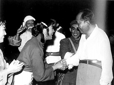 開國(guó)功臣滕代遠(yuǎn)之子回憶:看《紅嫂》有幸見到毛主席