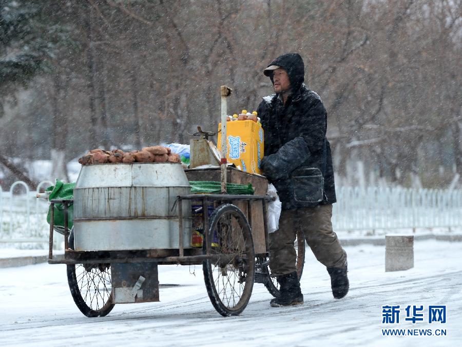 吉林黑龍江“暴雪圍城” 多地中小學(xué)19日繼續(xù)停課
