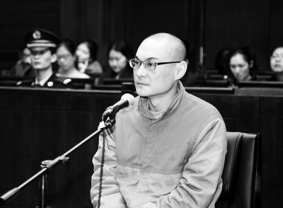 摔童案二審聚焦“關(guān)鍵十秒” 辯護人出示新證據(jù)