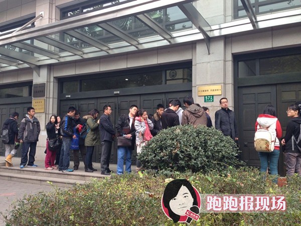 復旦投毒案今日開審 受害人家屬庭外痛哭