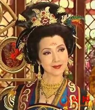 大媽秀腹肌驚呆網友 娛樂圈不老女神大盤點/圖