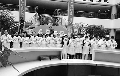 家屬因家人病逝毆打醫(yī)生并逼其向棺材跪50分鐘
