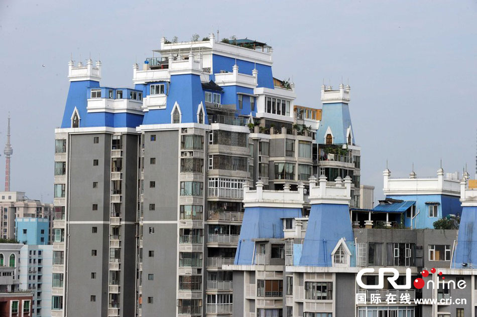 貴陽“最牛”樓頂違章建筑：造型似城堡 為何拆不完？