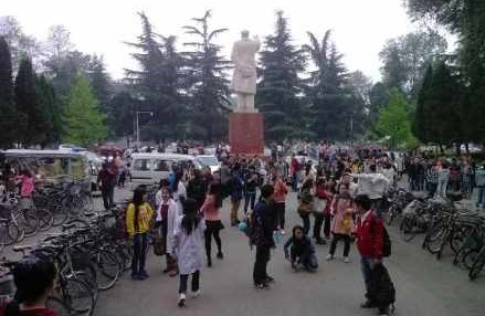 四川大學(xué)一實驗室化學(xué)品泄露 校方和警方介入調(diào)查