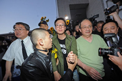 臺灣2名反服貿(mào)學(xué)生帶頭人挨告19案 王金平也被告