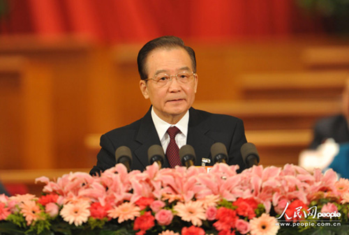 溫家寶：積極穩(wěn)妥推進(jìn)戶籍管理制度改革 推動(dòng)實(shí)行居住證制度