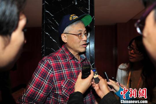 明星蜂擁穿官衣 星爺變委員艷星進政協