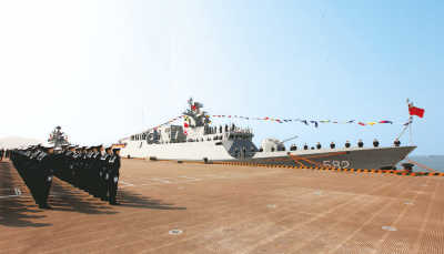 中國海軍新入列“蚌埠”艦首次實射導(dǎo)彈命中目標(biāo)