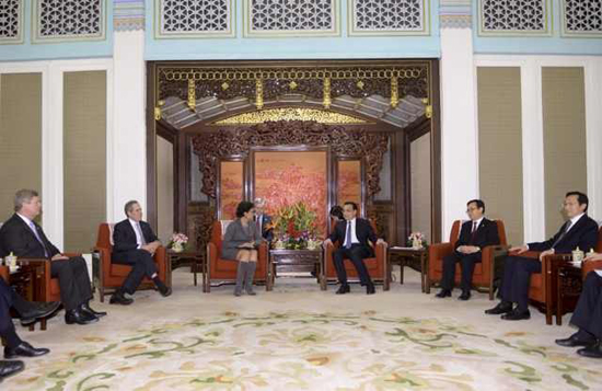 李克強(qiáng)會(huì)見美國(guó)商務(wù)部長(zhǎng)、貿(mào)易代表和農(nóng)業(yè)部長(zhǎng)