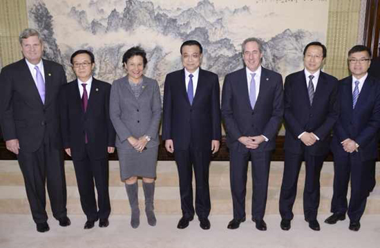 李克強(qiáng)會(huì)見美國(guó)商務(wù)部長(zhǎng)、貿(mào)易代表和農(nóng)業(yè)部長(zhǎng)