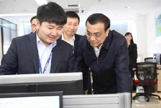 李克強：金融創新的目的和意義應是支持老百姓就業、創業