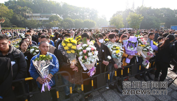 姚貝娜追悼會(huì)舉行 歌迷六點(diǎn)起床為“送最后一程”