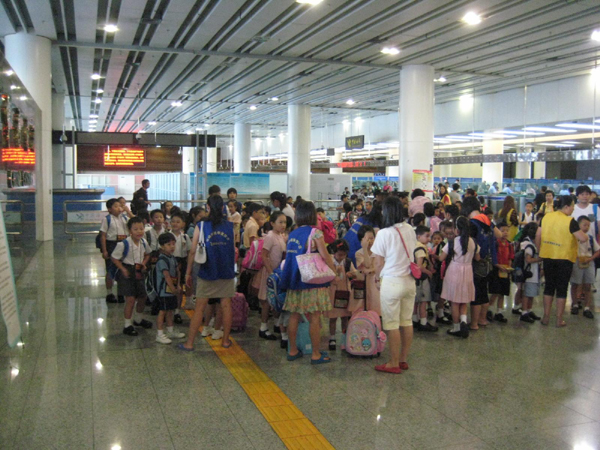 皇崗海關(guān)多項措施保障跨境兒童安全