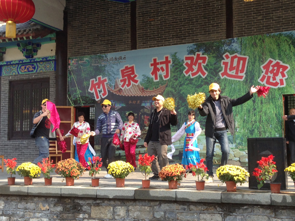 南開(kāi)留學(xué)生赴山東感受“美麗中國(guó)”