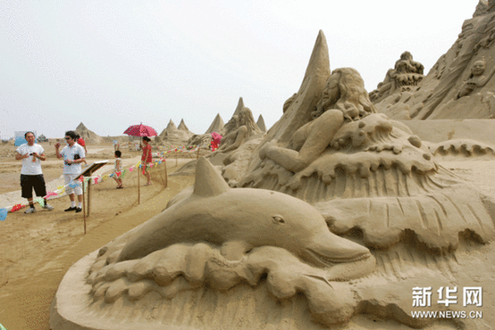 各色沙雕作品亮相濰坊 圖