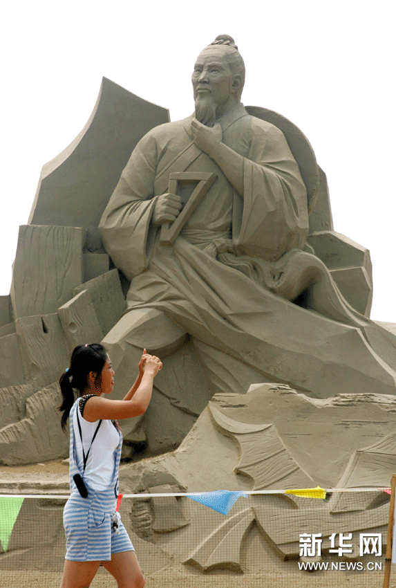 各色沙雕作品亮相濰坊 圖