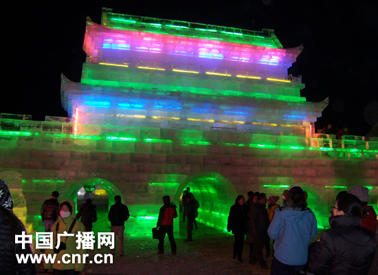 冬天玩樂不怕冷到張家口冰雪世界HIGH一下