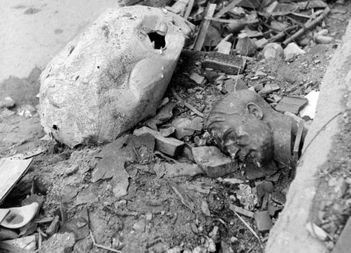 組圖：珍貴黑白老照片披露希特勒自殺地堡