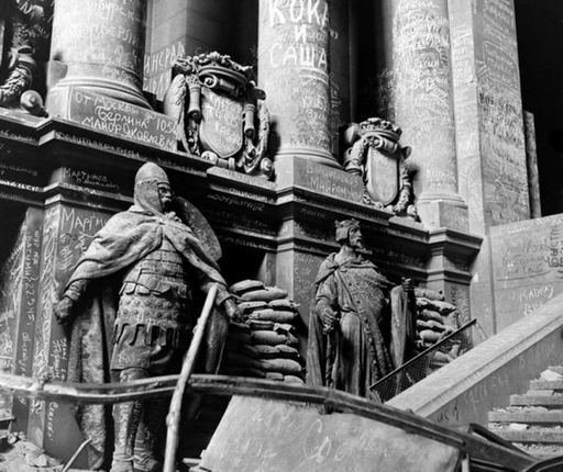 組圖：珍貴黑白老照片披露希特勒自殺地堡