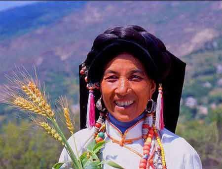 探秘四川神秘女王谷 一女可嫁多夫奇葩習俗