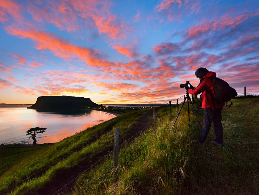 實拍野外攝影師辛酸工作場景