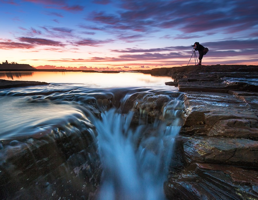 實(shí)拍野外攝影師辛酸工作場(chǎng)景