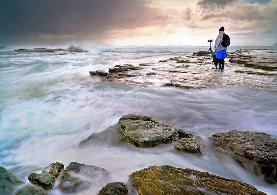實拍野外攝影師辛酸工作場景