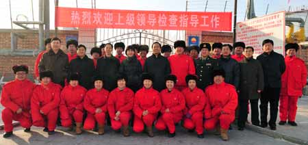 克拉瑪依市油田公司領(lǐng)導(dǎo)慰問重油生產(chǎn)一線員工